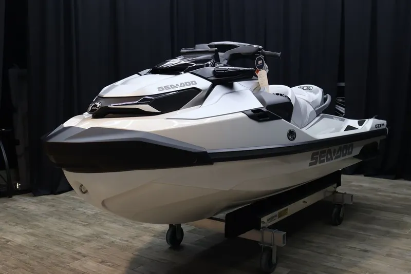 Slide: The Image of Sea-Doo GTX™ Limited 325 White Pearl Premium 2025 - 3