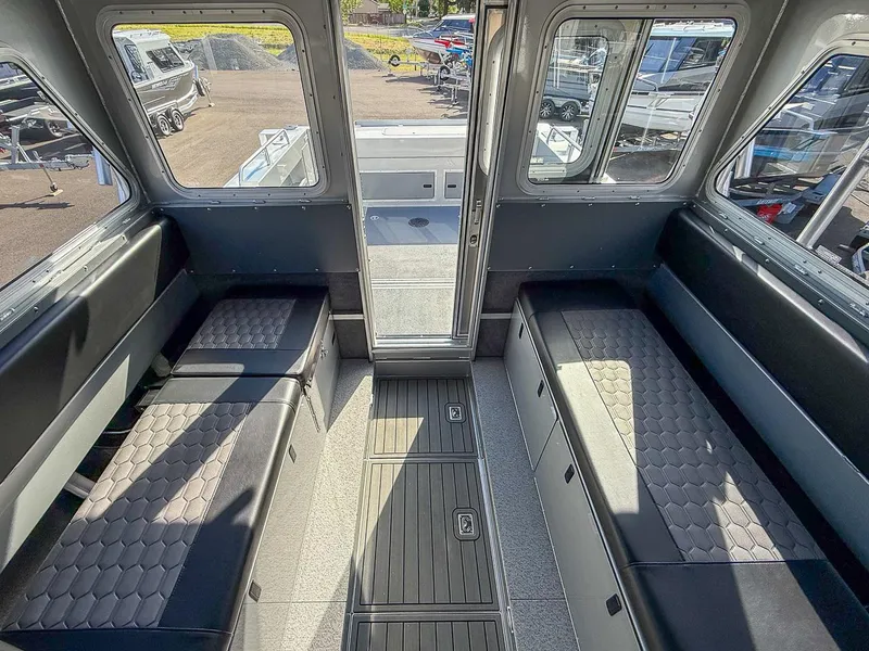 Slide: The Image of North River 2700 SXL WT 2025 - 17