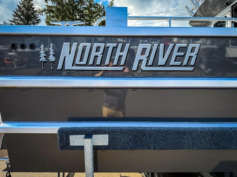 Slide: The Image of North River 2700 SXL WT 2025 - 28