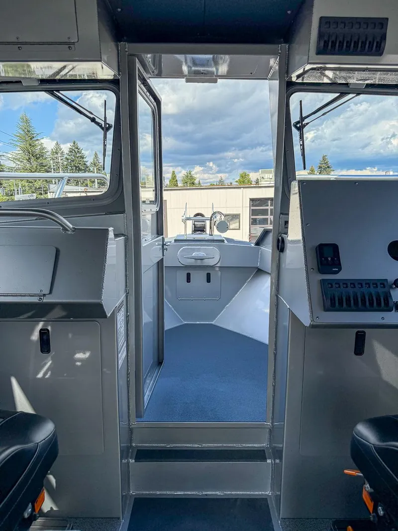 Slide: The Image of North River 2700 SXL WT 2025 - 8