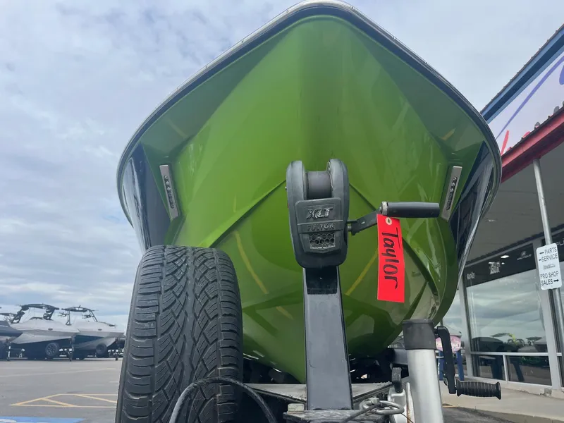 Slide: The Image of Malibu Wakesetter 23 LSV 2018 - 11