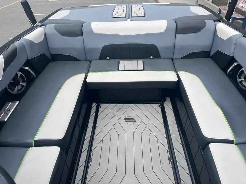 Slide: The Image of Malibu Wakesetter 23 LSV 2018 - 19