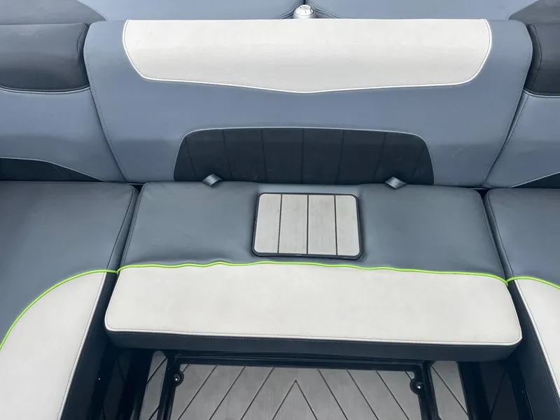 Slide: The Image of Malibu Wakesetter 23 LSV 2018 - 22