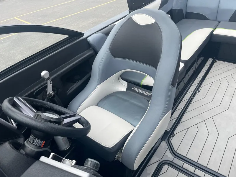 Slide: The Image of Malibu Wakesetter 23 LSV 2018 - 27