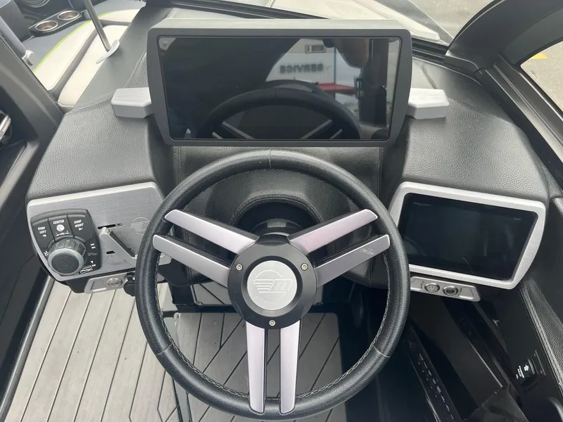 Slide: The Image of Malibu Wakesetter 23 LSV 2018 - 29