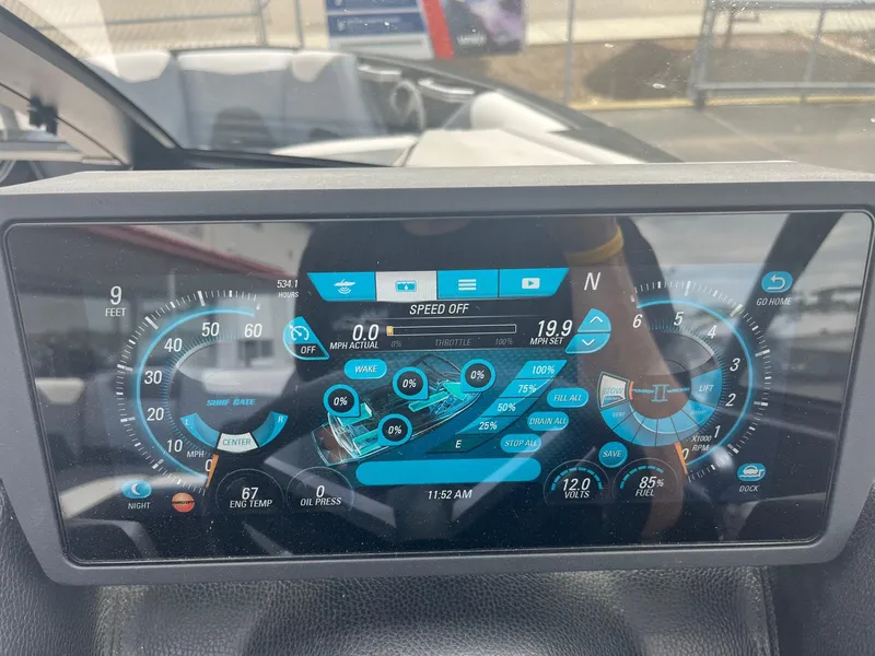 Slide: The Image of Malibu Wakesetter 23 LSV 2018 - 30