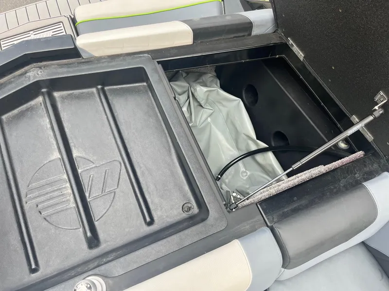 Slide: The Image of Malibu Wakesetter 23 LSV 2018 - 33