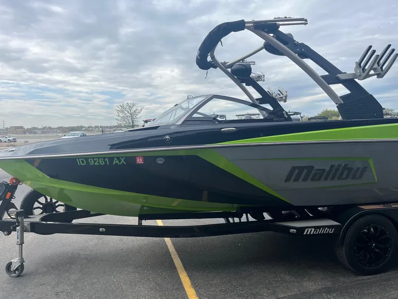 Slide: The Image of Malibu Wakesetter 23 LSV 2018 - 8