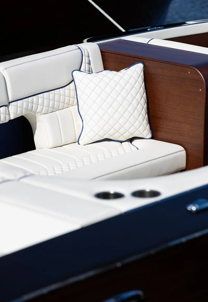 Slide: The Image of Stancraft 260 Geneva Edition 2025 - 17