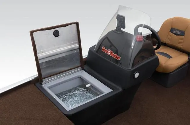 Slide: The Image of 2018 Tracker BASS TRACKER® 40th Anniversary Heritage Edition boat console with open livewell. - 20