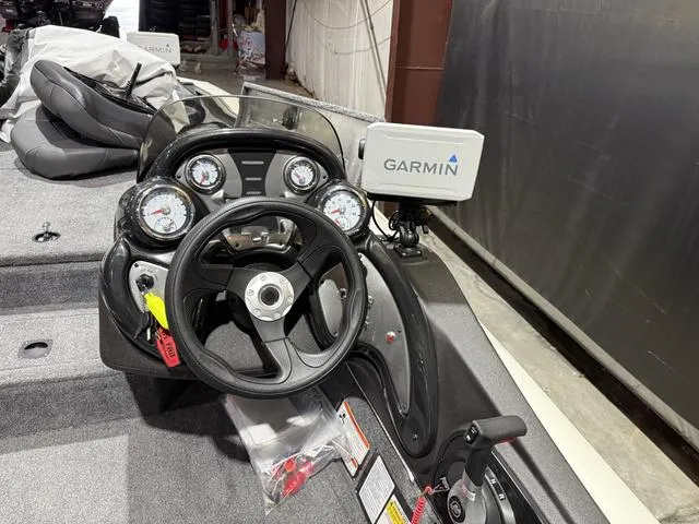 Slide: The Image of Tracker PRO TEAM 175 TXW W/Mercury 75 2022 - 7