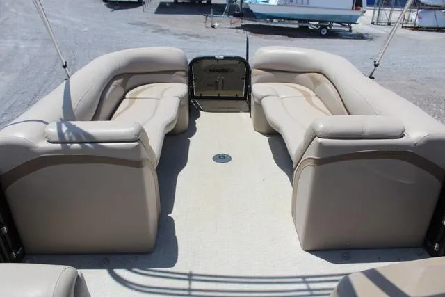 Slide: The Image of Aloha 26' Paradise Arch Sport Tower L Group Seating 2019 - 15