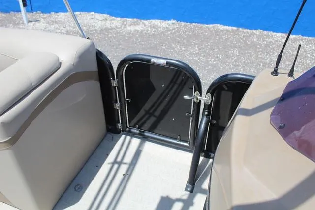 Slide: The Image of Aloha 26' Paradise Arch Sport Tower L Group Seating 2019 - 17