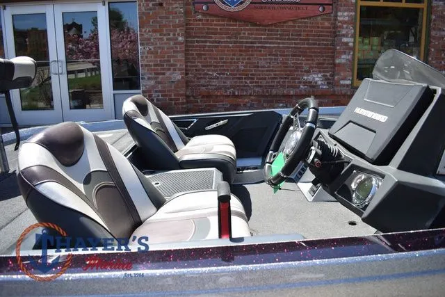 Slide: The Image of Ranger Z521L 2019 - 10