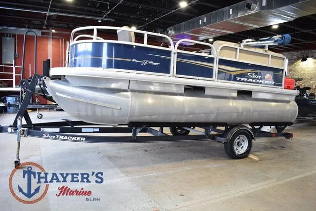 Slide: The Image of 2020 Sun Tracker Bass Buggy® 16 XL pontoon boat on trailer at Thayer's Marine. - 7
