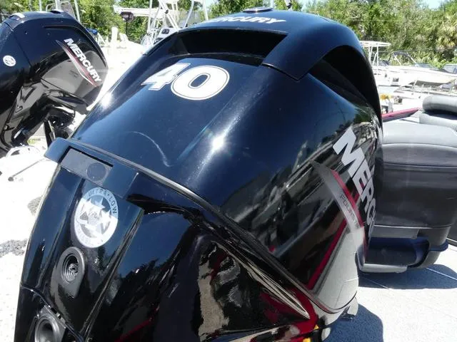 Slide: The Image of Tracker Pro 160 2019 - 5