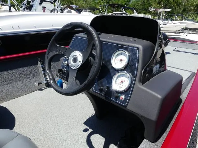 Slide: The Image of Tracker Pro 160 2019 - 6