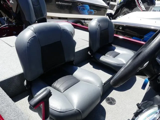 Slide: The Image of Tracker Pro 160 2019 - 7