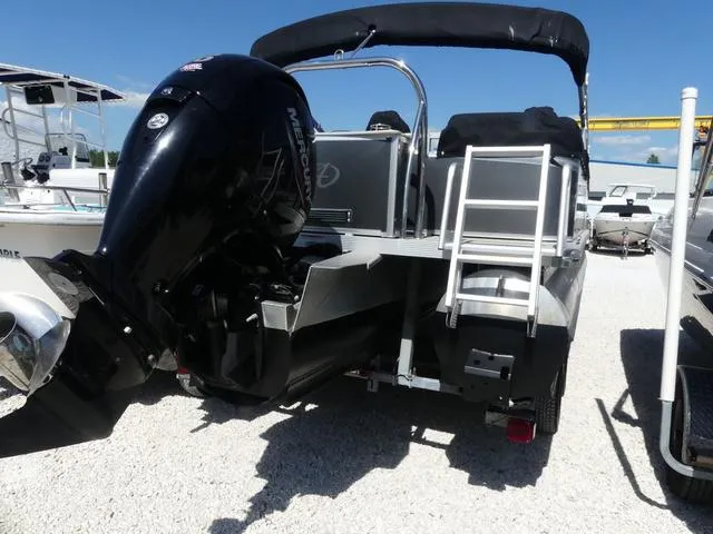 Slide: The Image of 2022 Avalon Catalina Platinum Quad Lounger 23 FT boat with Mercury outboard motor. - 3