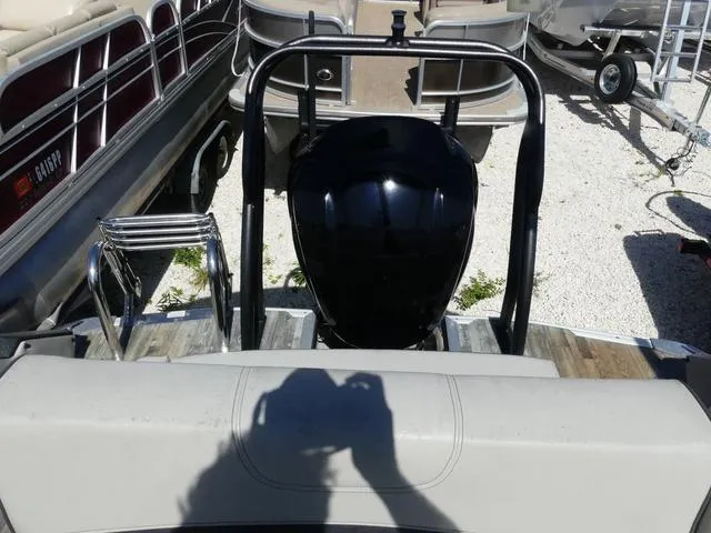 Slide: The Image of Crest Savannah 250 SLS 2018 - 13