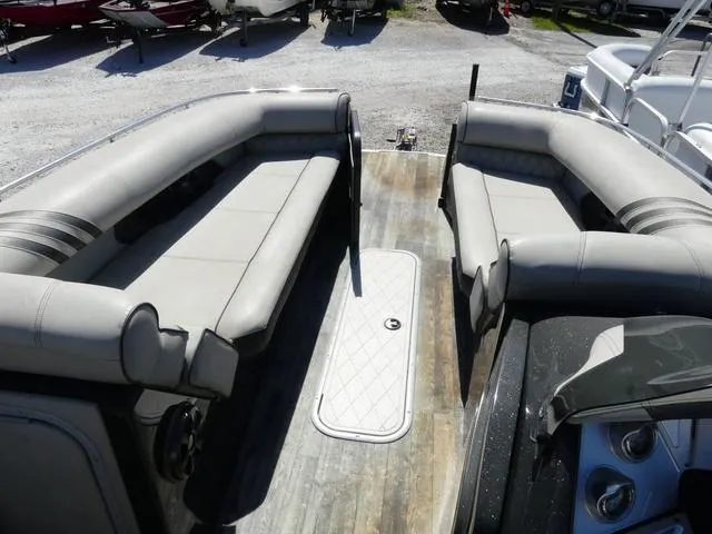 Slide: The Image of Crest Savannah 250 SLS 2018 - 14