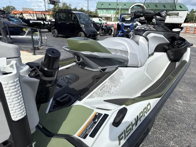 Slide: The Image of Sea-Doo PWC FISHP AP 300 AUD GY IBR IDF 25 2025 - 11