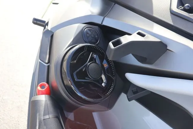 Slide: The Image of Sea-Doo FishPro™ Apex 300 2025 - 14