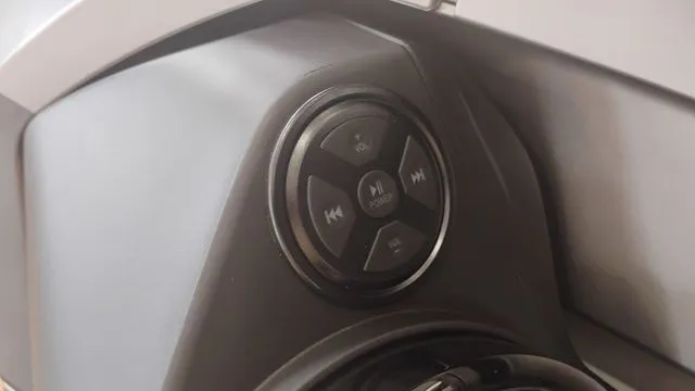 Slide: The Image of Sea-Doo FishPro Apex 300 2025 - 21