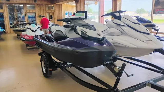 Slide: The Image of Sea-Doo GTI SE 130 2025 - 17