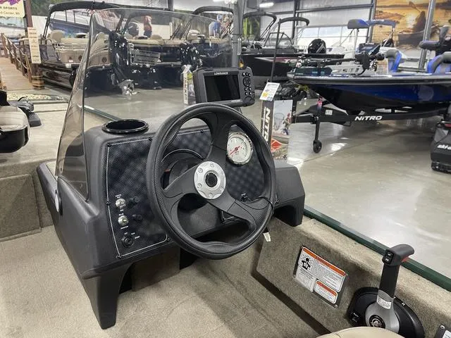 Slide: The Image of Tracker Bass Tracker Classic Limited 2025 - 21