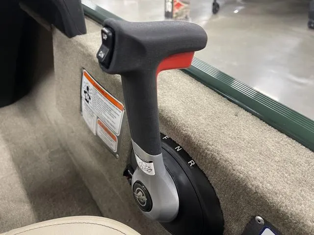 Slide: The Image of Tracker Bass Tracker Classic Limited 2025 - 24