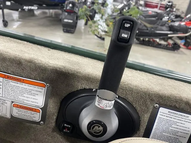 Slide: The Image of Tracker Bass Tracker Classic Limited 2025 - 25