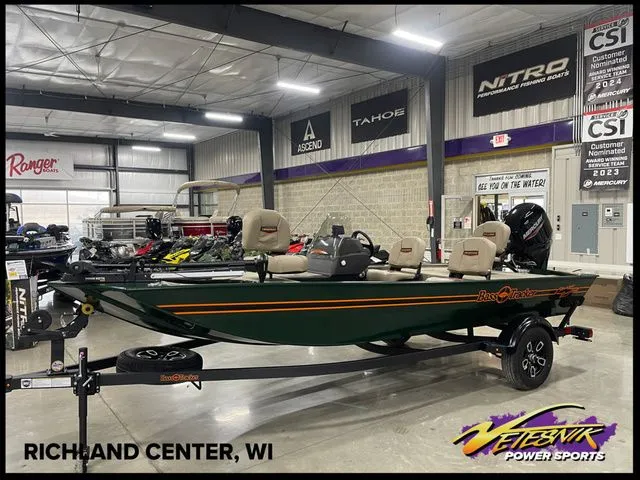 Slide: The Image of Tracker Bass Tracker Classic Limited 2025 - 33