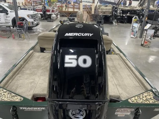 Slide: The Image of Tracker Bass Tracker Classic Limited 2025 - 7