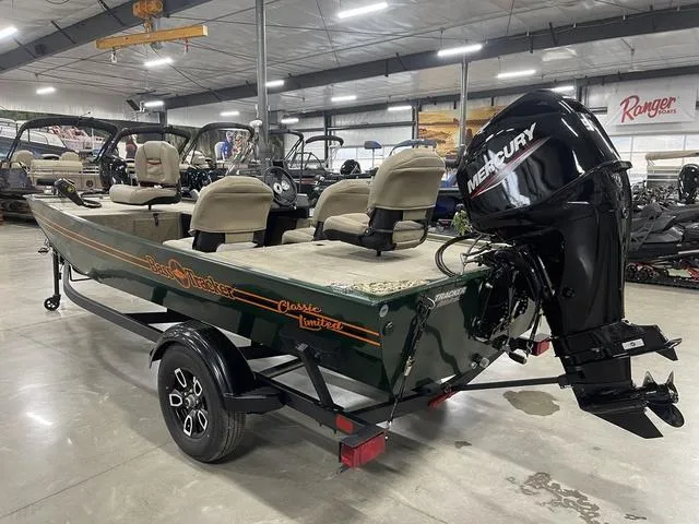 Slide: The Image of Tracker Bass Tracker Classic Limited 2025 - 8