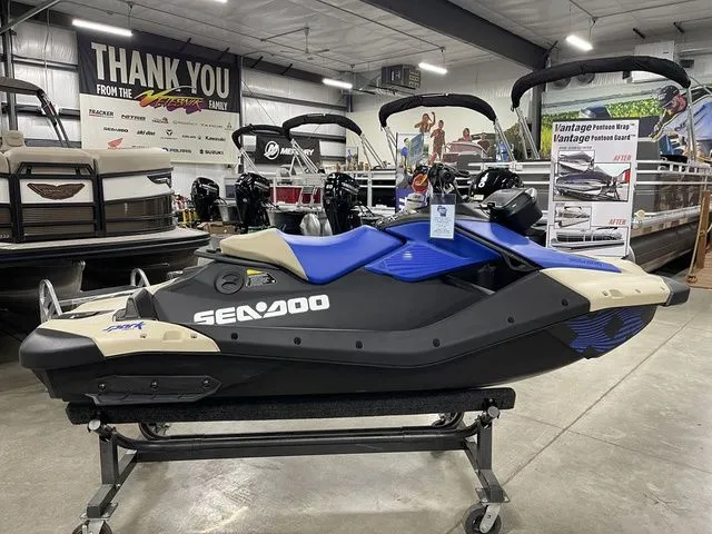 Slide: The Image of Sea-Doo Spark Trixx for 1 2025 - 10