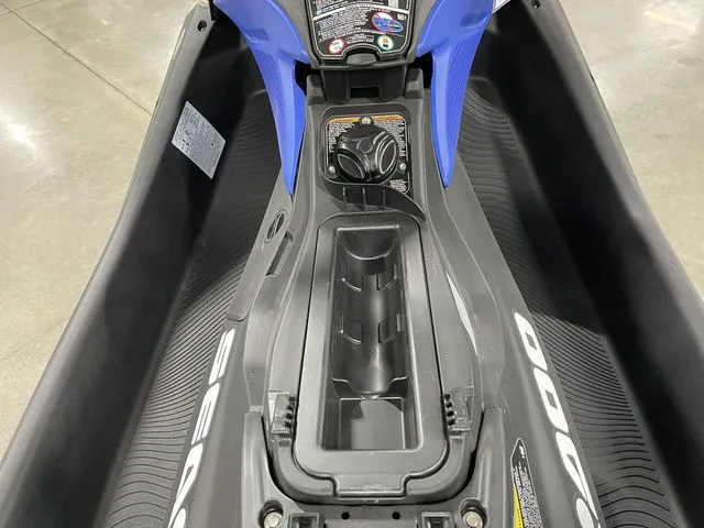 Slide: The Image of Sea-Doo Spark Trixx for 1 2025 - 18