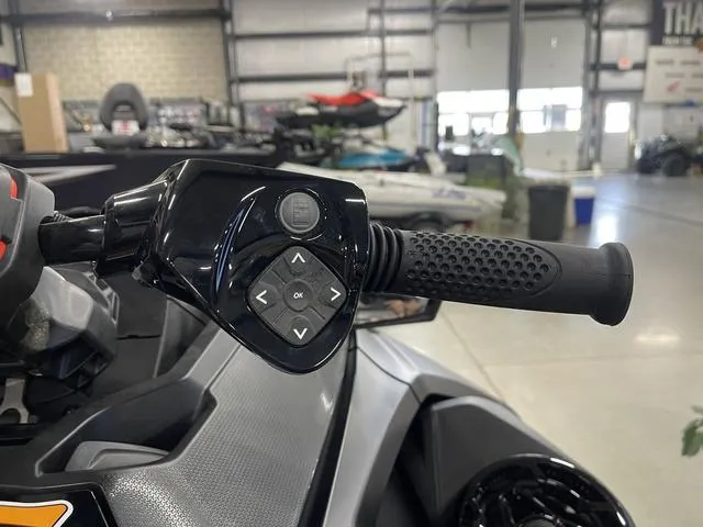 Slide: The Image of Sea-Doo RXT-X 2025 - 11