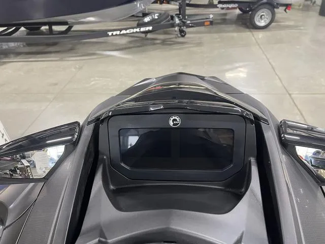 Slide: The Image of Sea-Doo RXT-X 2025 - 12