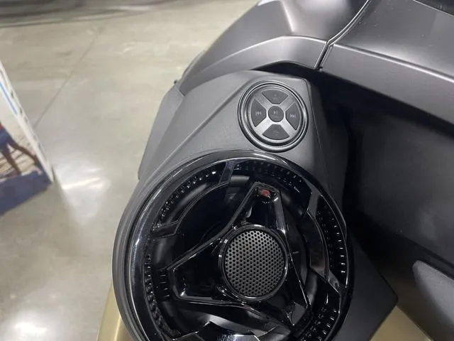 Slide: The Image of Sea-Doo RXT-X 2025 - 13