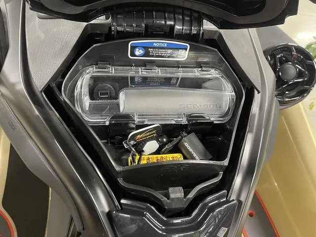 Slide: The Image of Sea-Doo RXT-X 2025 - 14