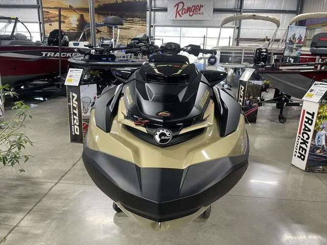 Slide: The Image of Sea-Doo RXT-X 2025 - 3