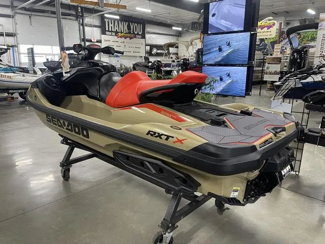 Slide: The Image of Sea-Doo RXT-X 2025 - 5