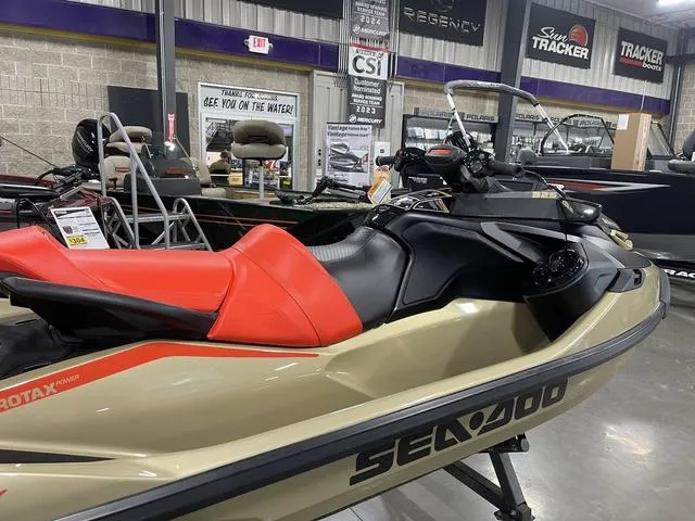 Slide: The Image of Sea-Doo RXT-X 2025 - 8