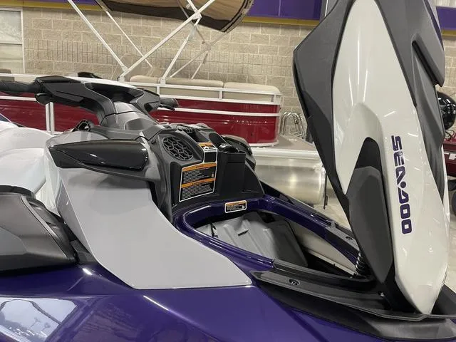 Slide: The Image of Sea-Doo GTI 2025 - 18