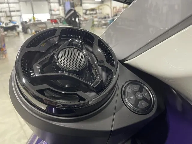 Slide: The Image of Sea-Doo GTI 2025 - 20