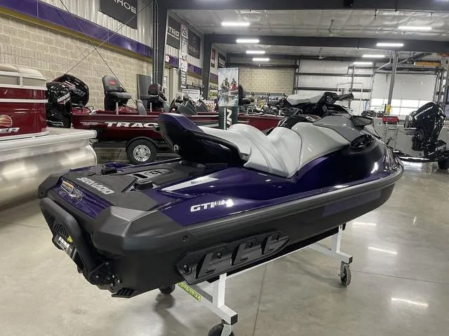 Slide: The Image of Sea-Doo GTI 2025 - 8