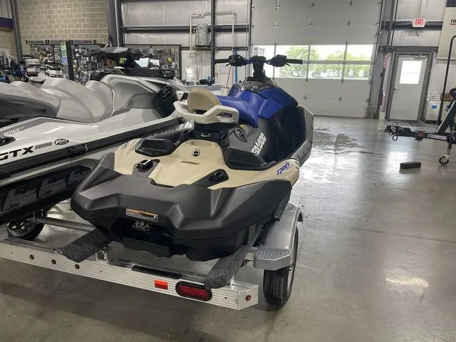 Slide: The Image of Sea-Doo Spark Trixx for 3 2025 - 5