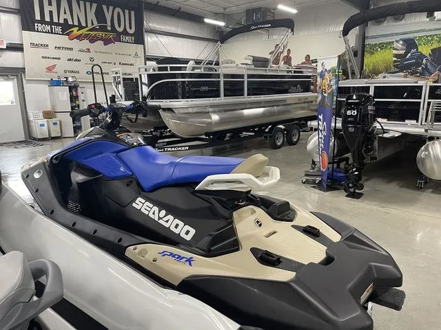 Slide: The Image of Sea-Doo Spark Trixx for 3 2025 - 7