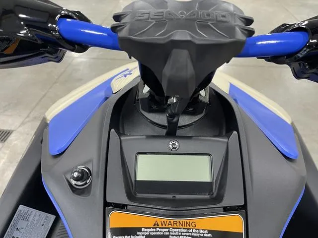 Slide: The Image of Sea-Doo Spark Trixx 2025 - 15